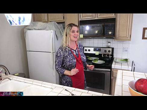 ❤️ Gigatasan siya ni stepmom sa kusina sa wala pa ang iyang date ☑ Maanindot nga porn sa ceb.moresexmovies.ru ❤